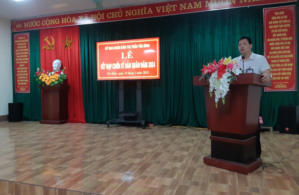 Thị trấn Yên Bình tổ chức Lễ kết nạp chiến sỹ dân quân năm 2024